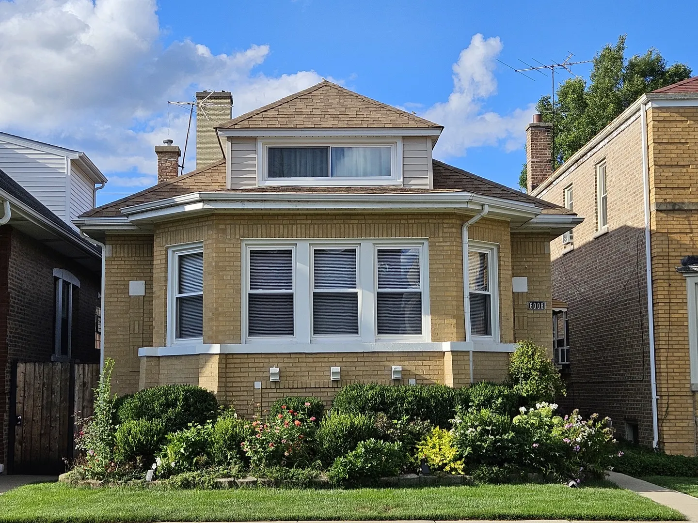 6008 W Dakin Street W IL