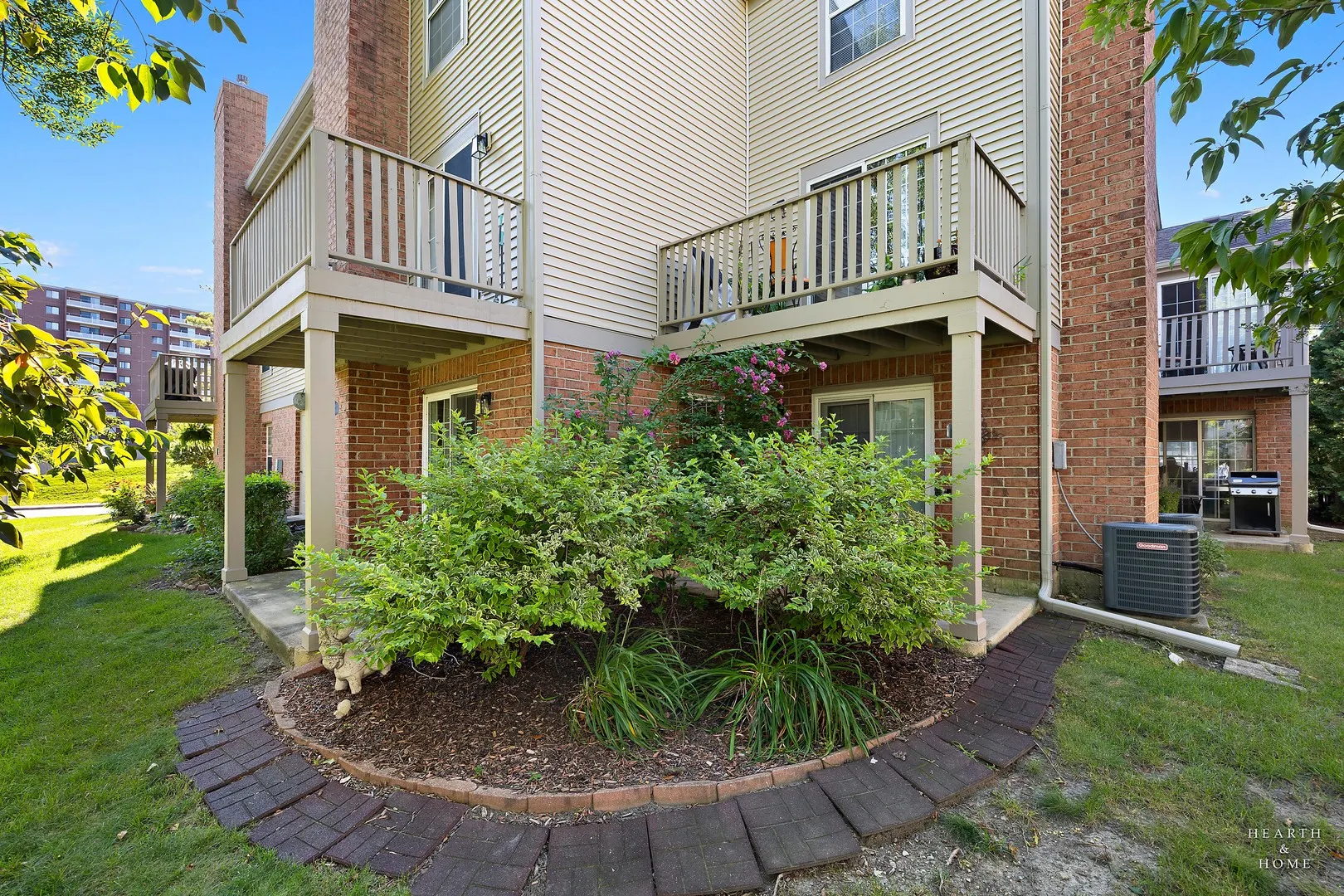 100 white oak Court 3 IL
