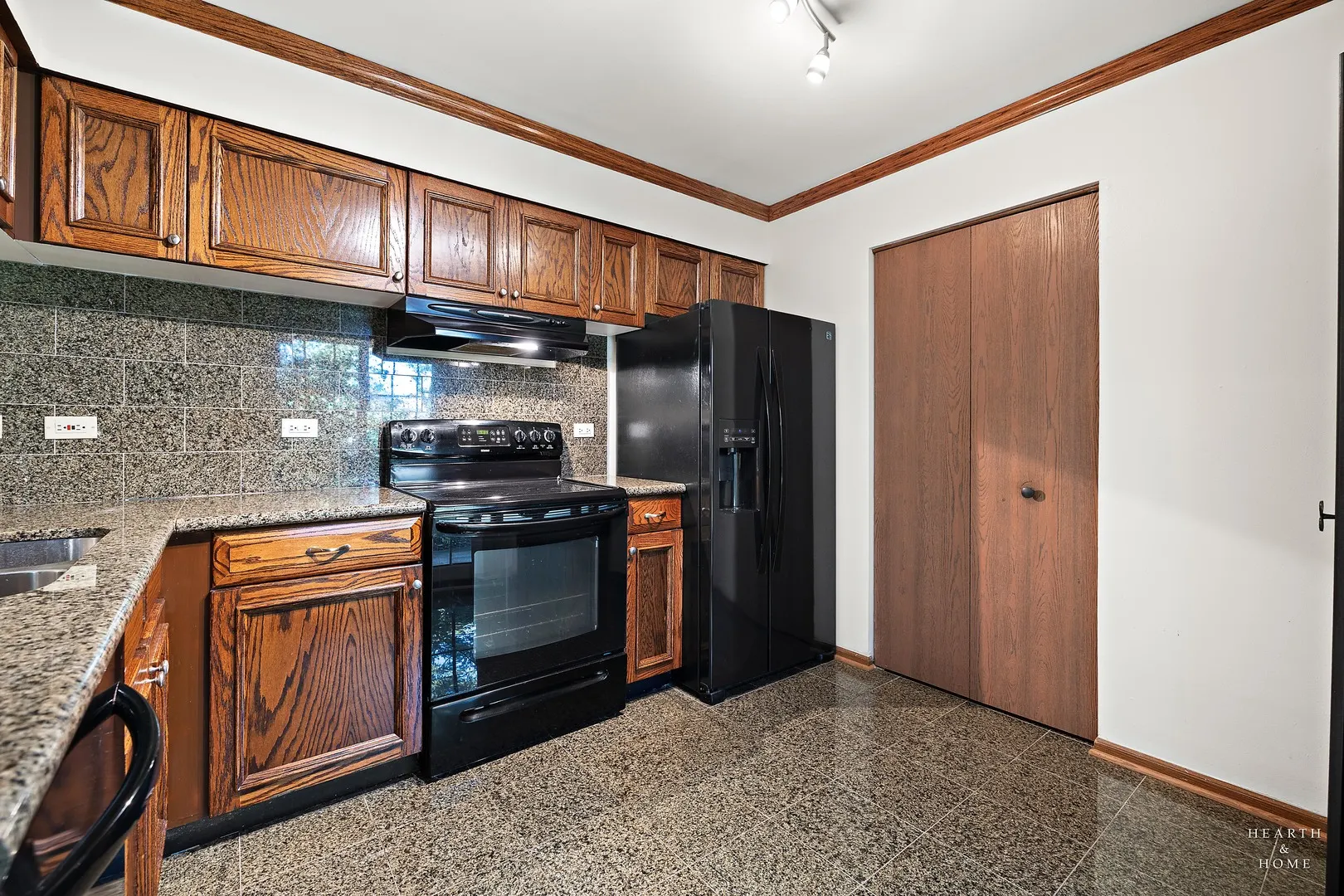 100 white oak Court 3 IL