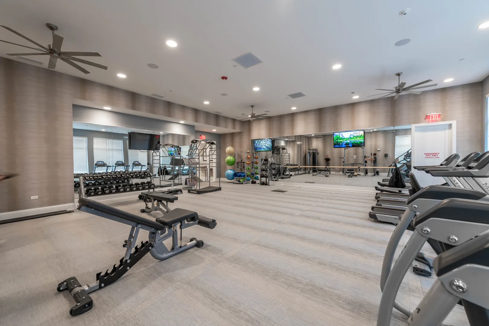 21599 W Field Court 10-104 IL