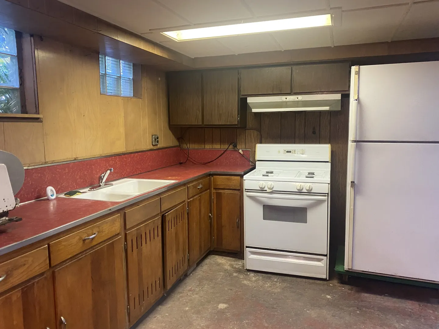 105 E 24th Street IL