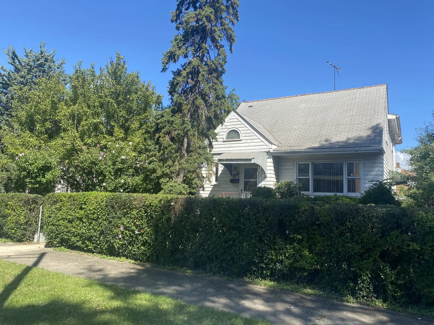 105 E 24th Street IL