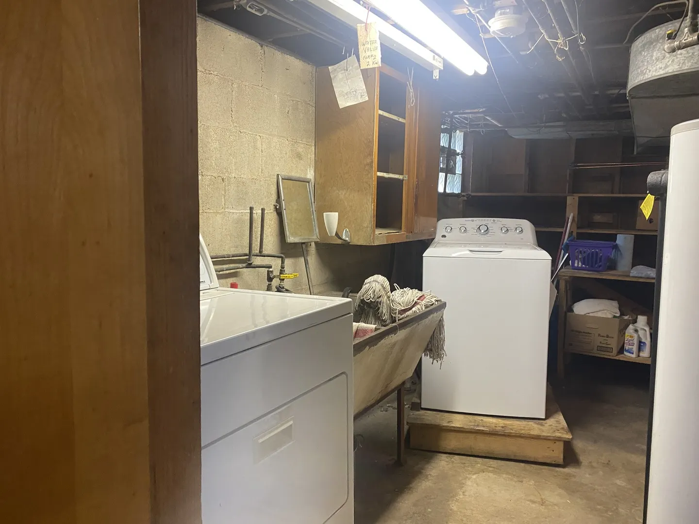 105 E 24th Street IL