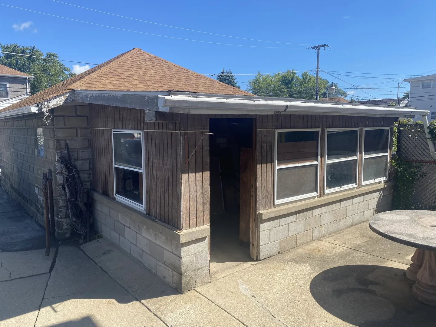 105 E 24th Street IL