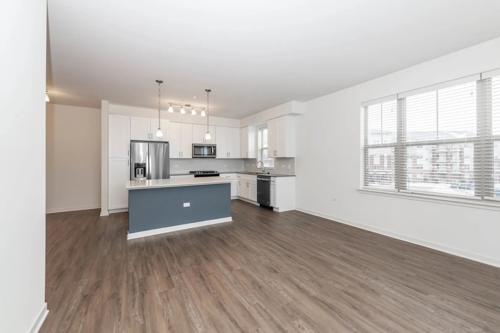 21599 W Field Court 5-203 IL