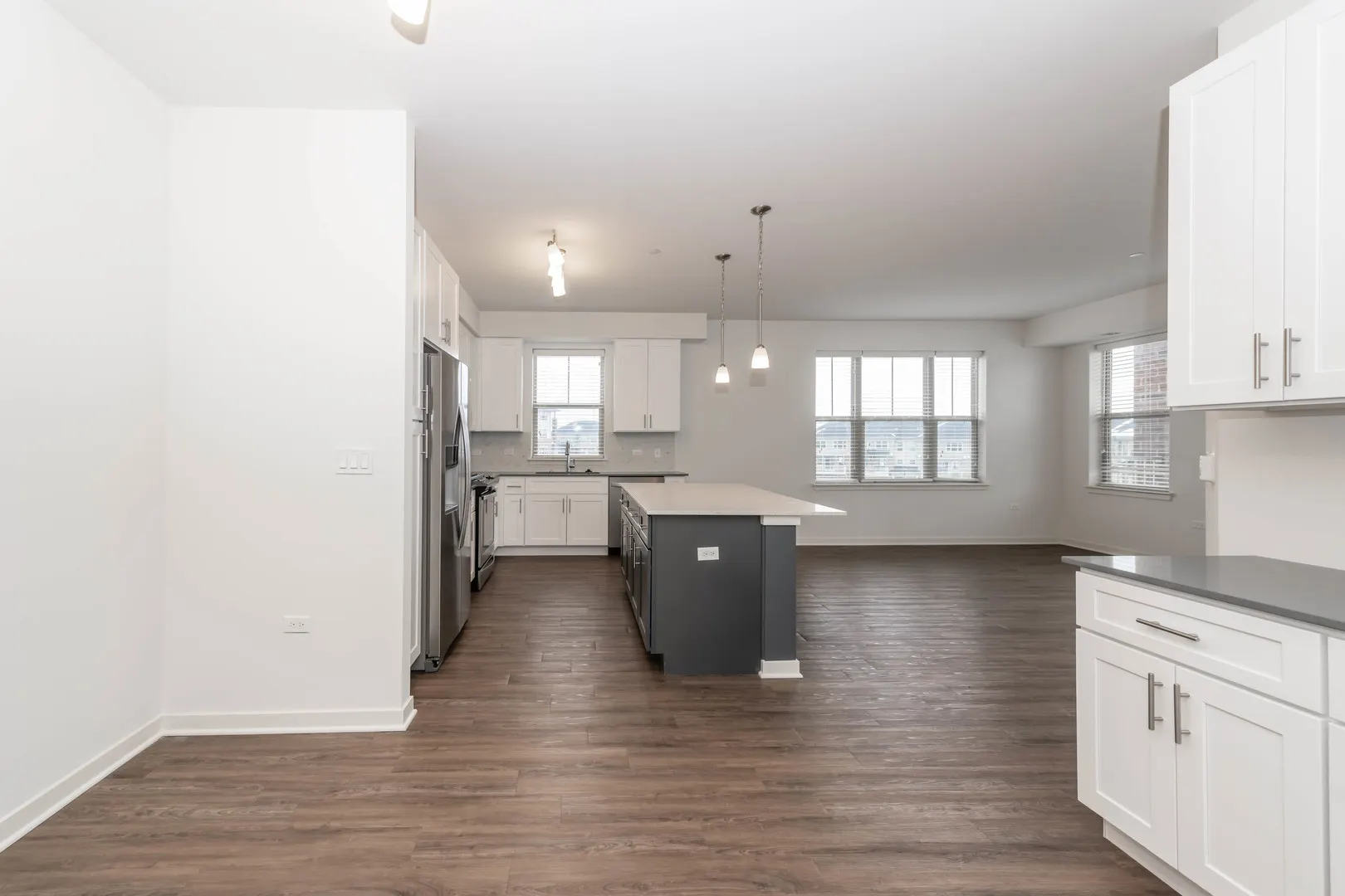 21599 W Field Court 1-116 IL