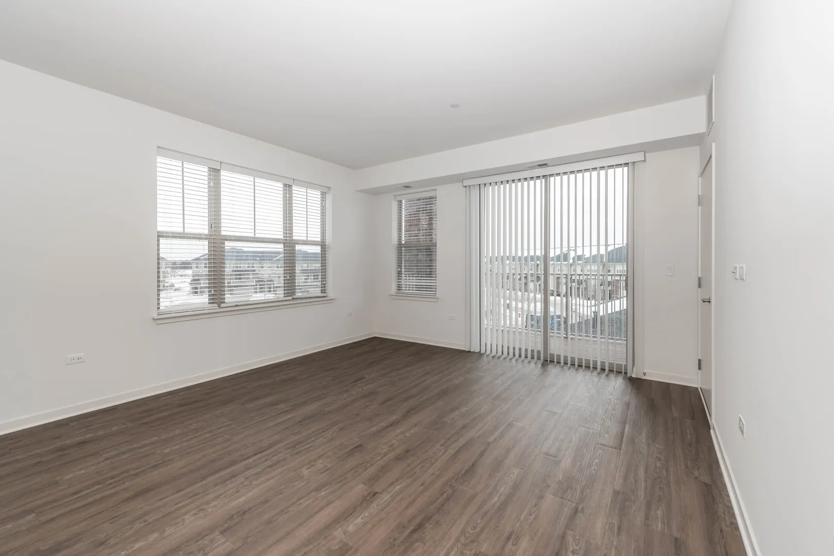 21599 W Field Court 1-116 IL