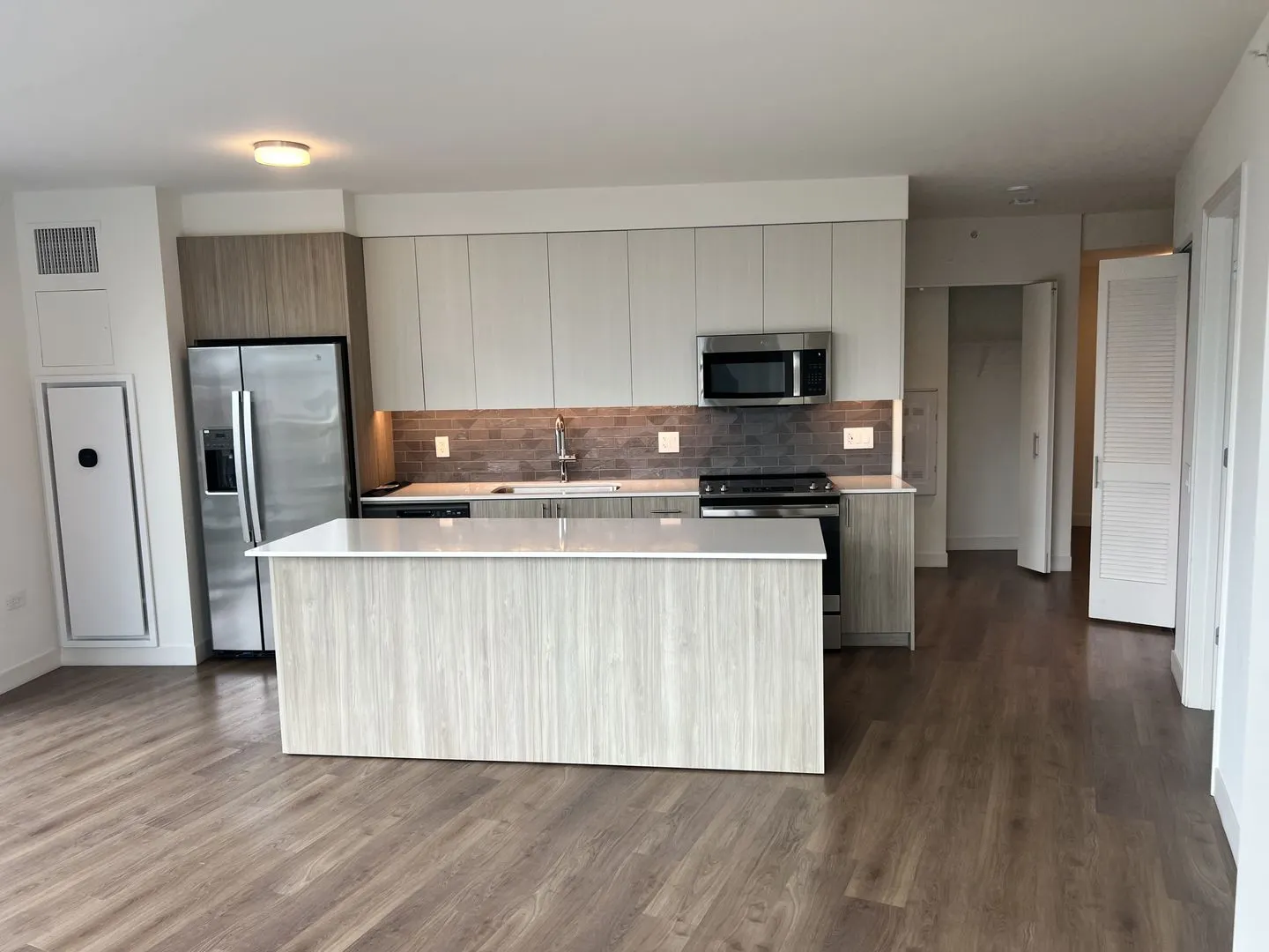 350 N Canal Street 603 IL