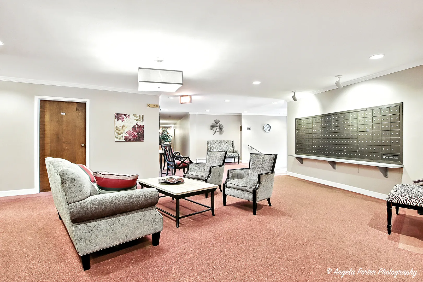 263 S Clubhouse Drive 104 IL