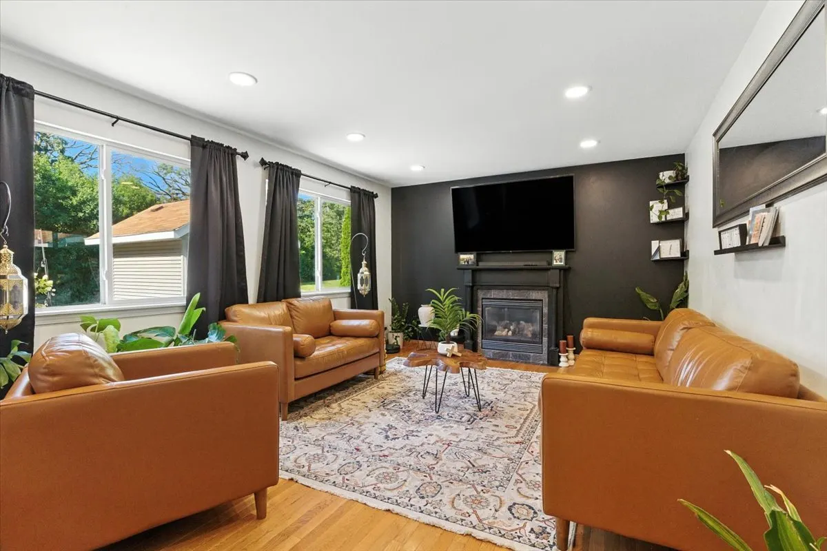 4111 Phillip Drive IL