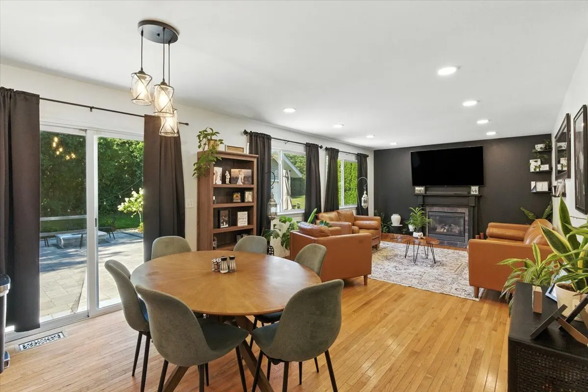 4111 Phillip Drive IL