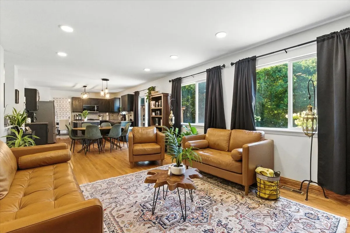 4111 Phillip Drive IL