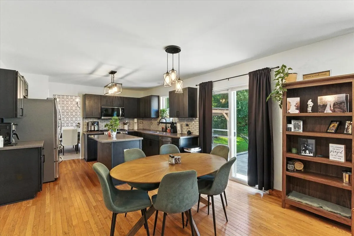 4111 Phillip Drive IL