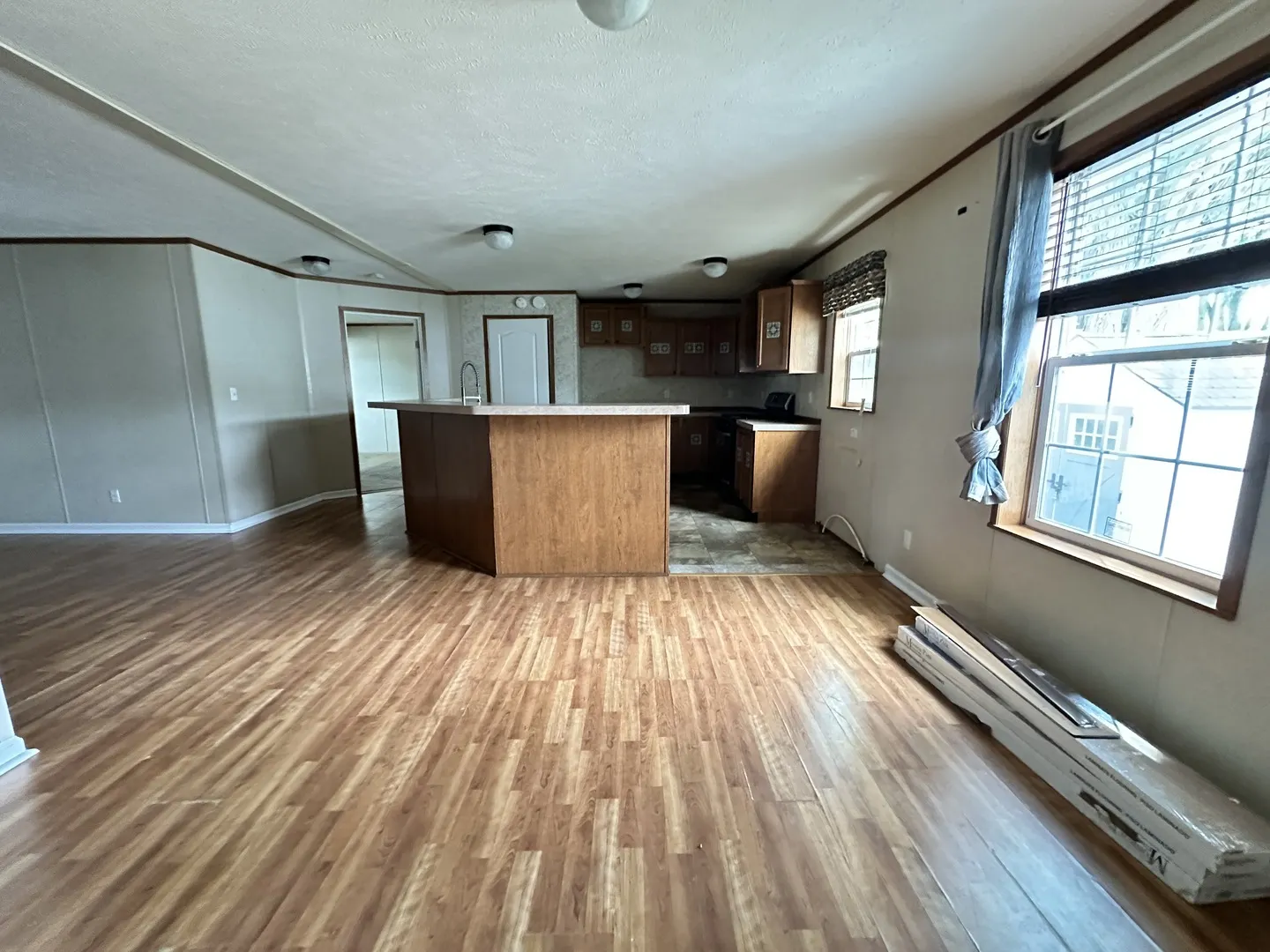 319 Avenue F IL