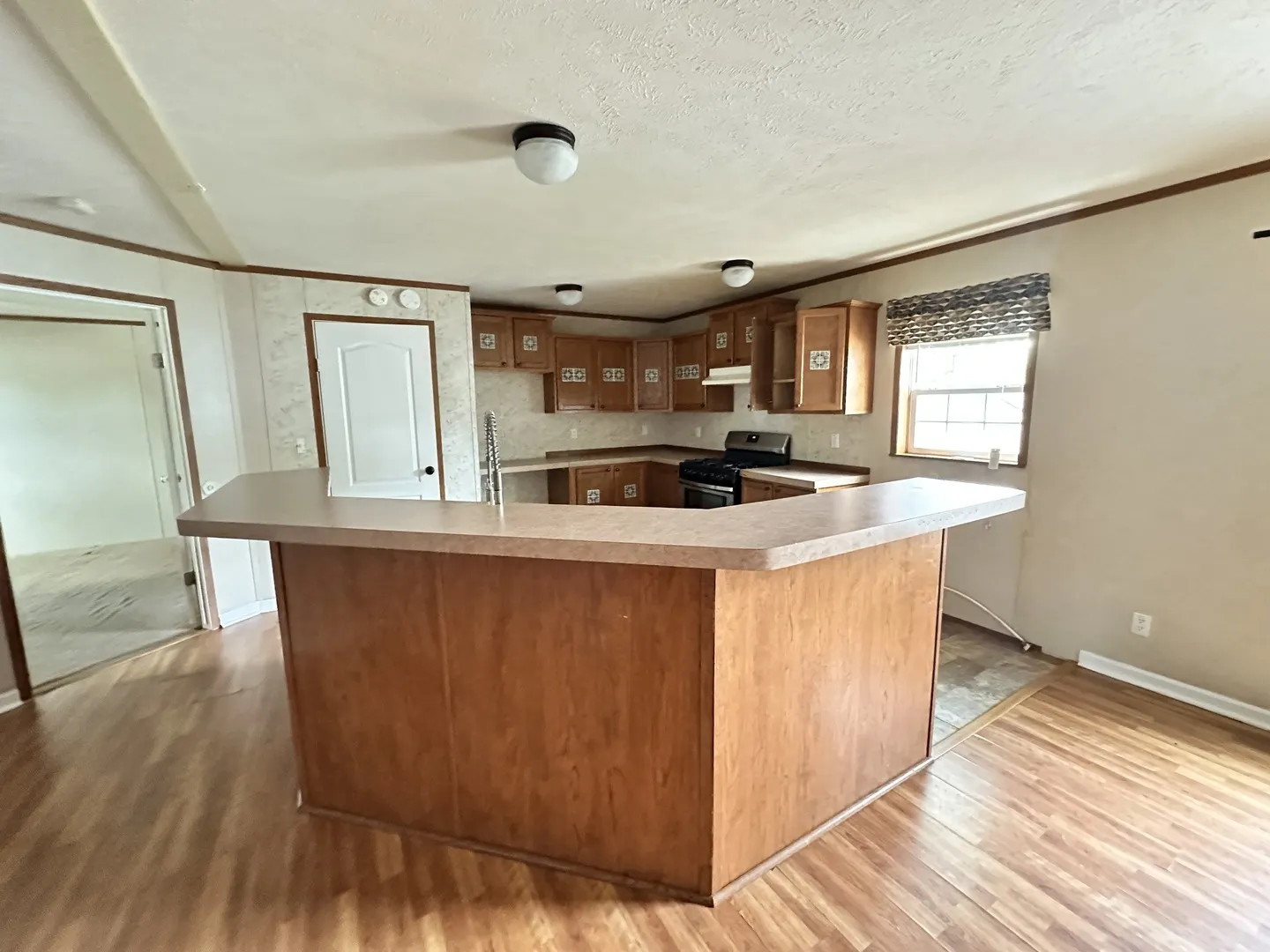 319 Avenue F IL