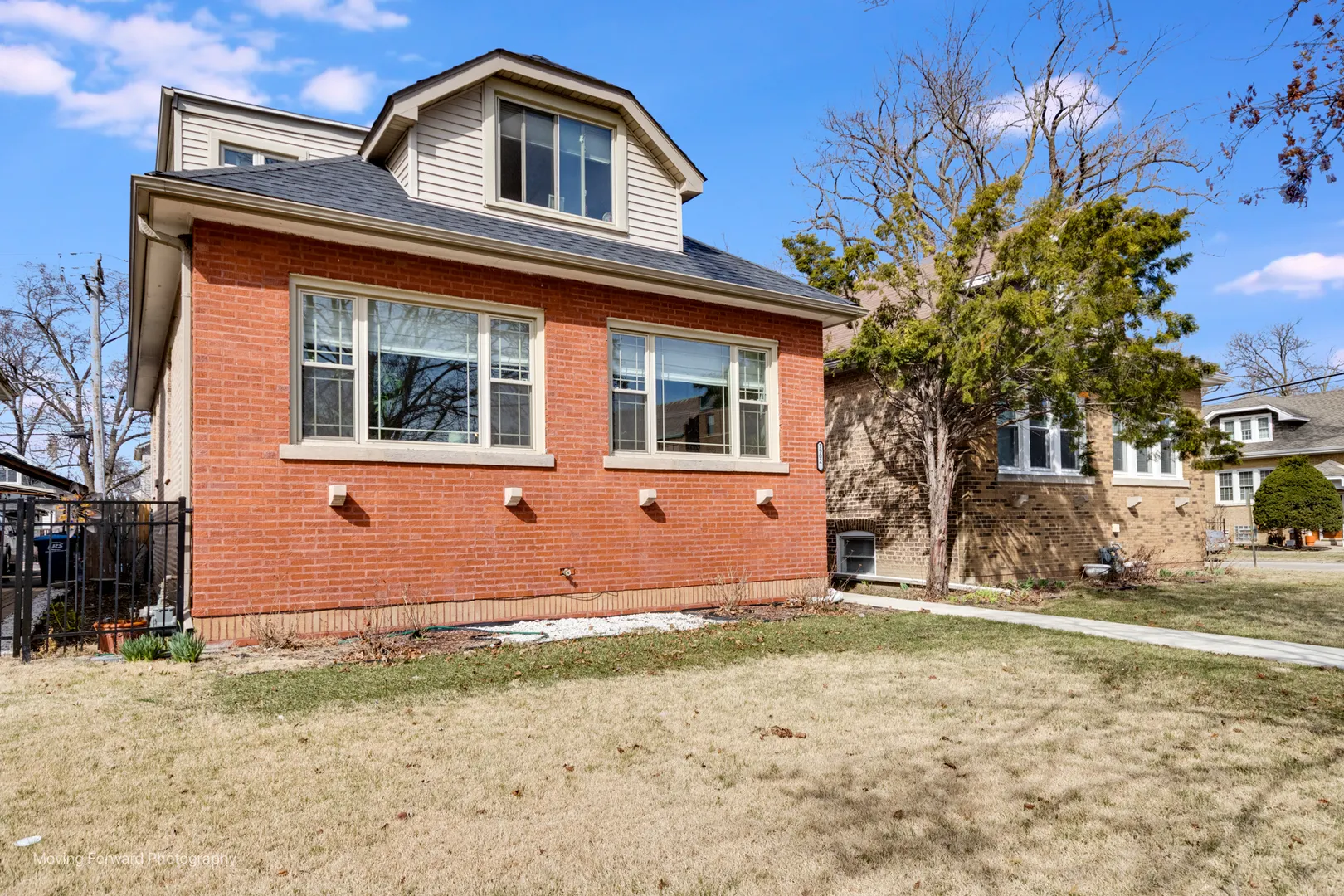 1902 S 9th Avenue IL