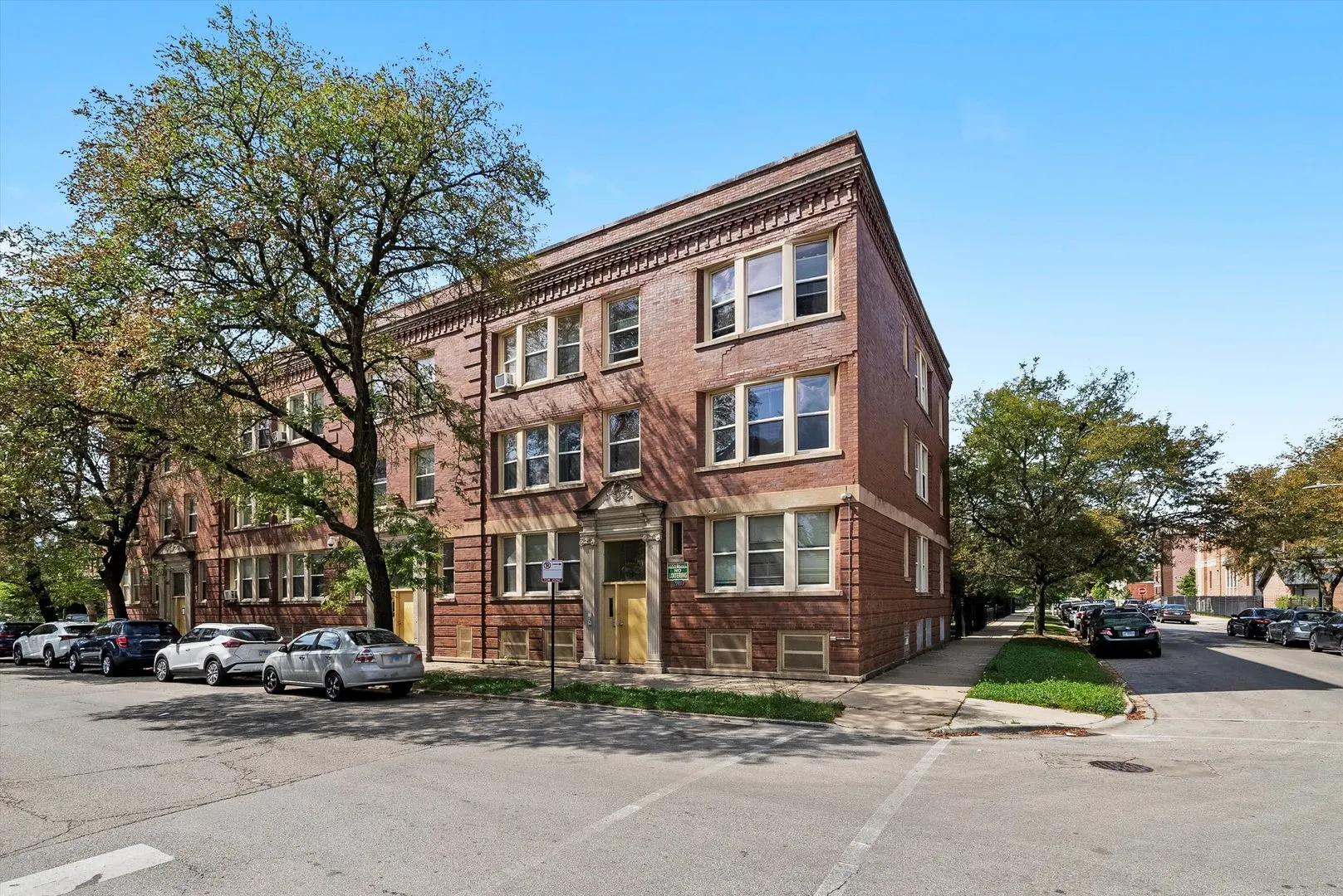 5004 S Champlain Avenue 1 IL