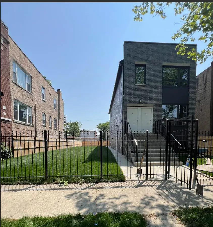 1051 N Springfield Avenue IL
