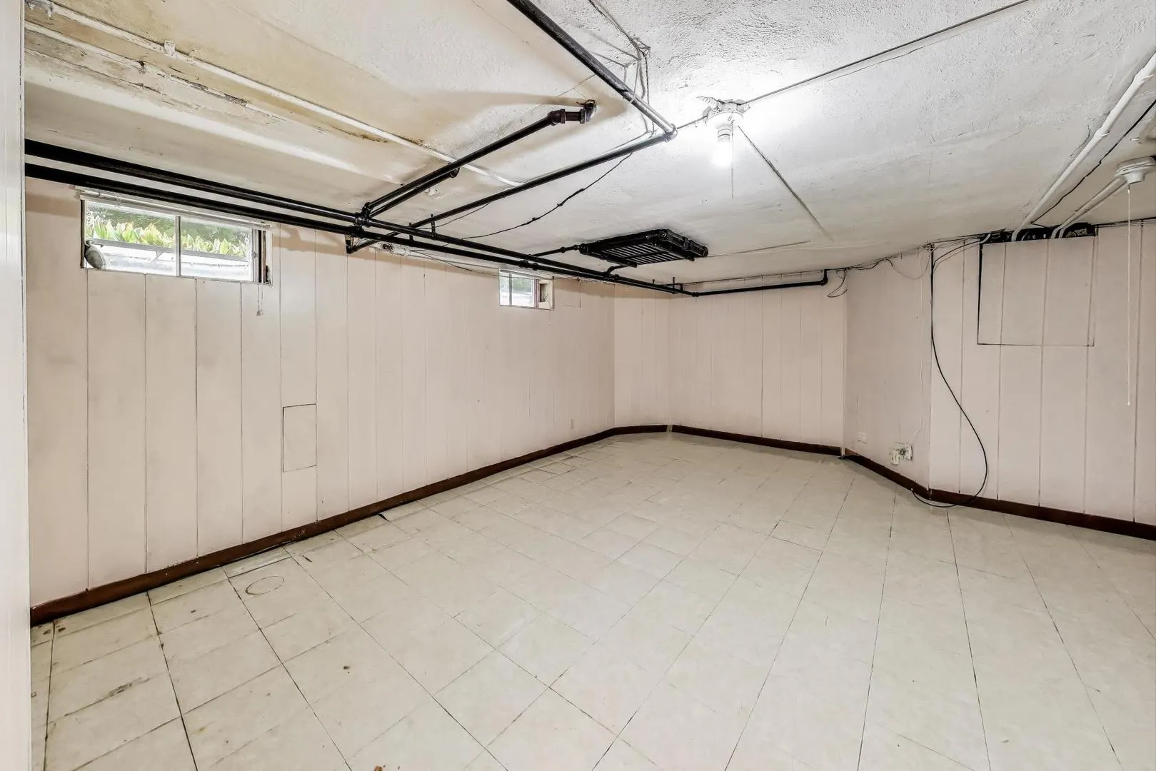 566 Bellevue Place IL