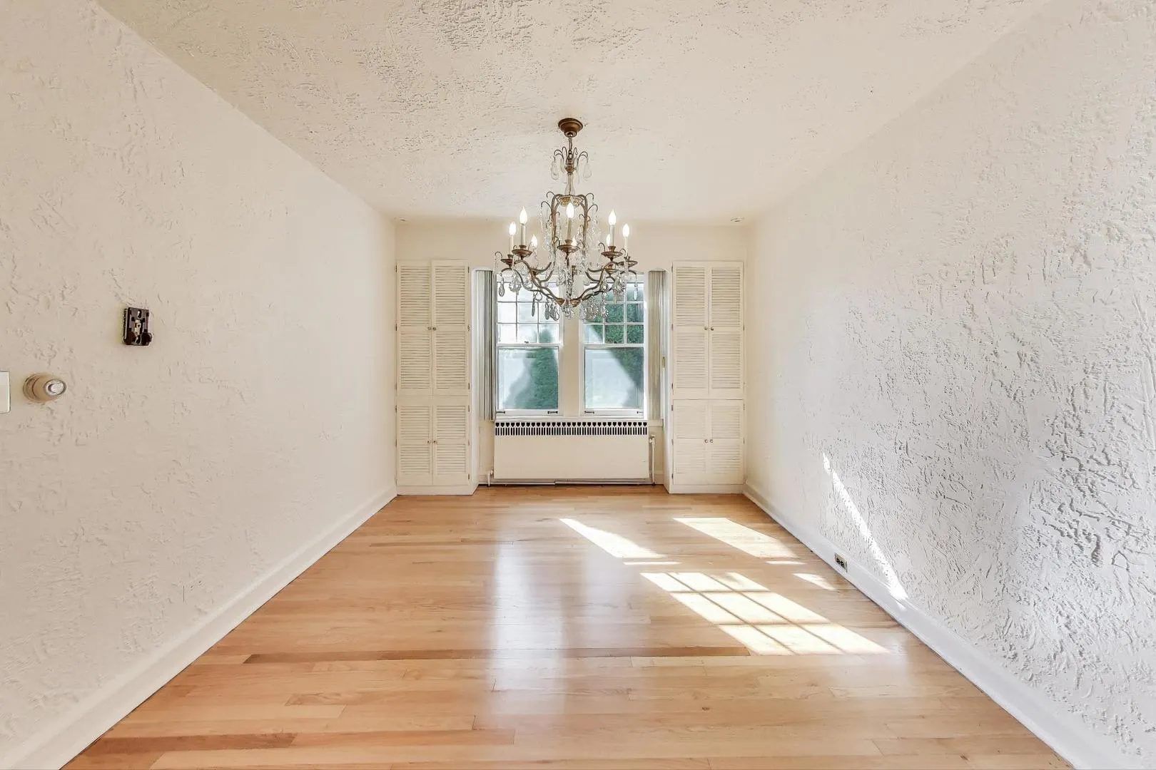 566 Bellevue Place IL