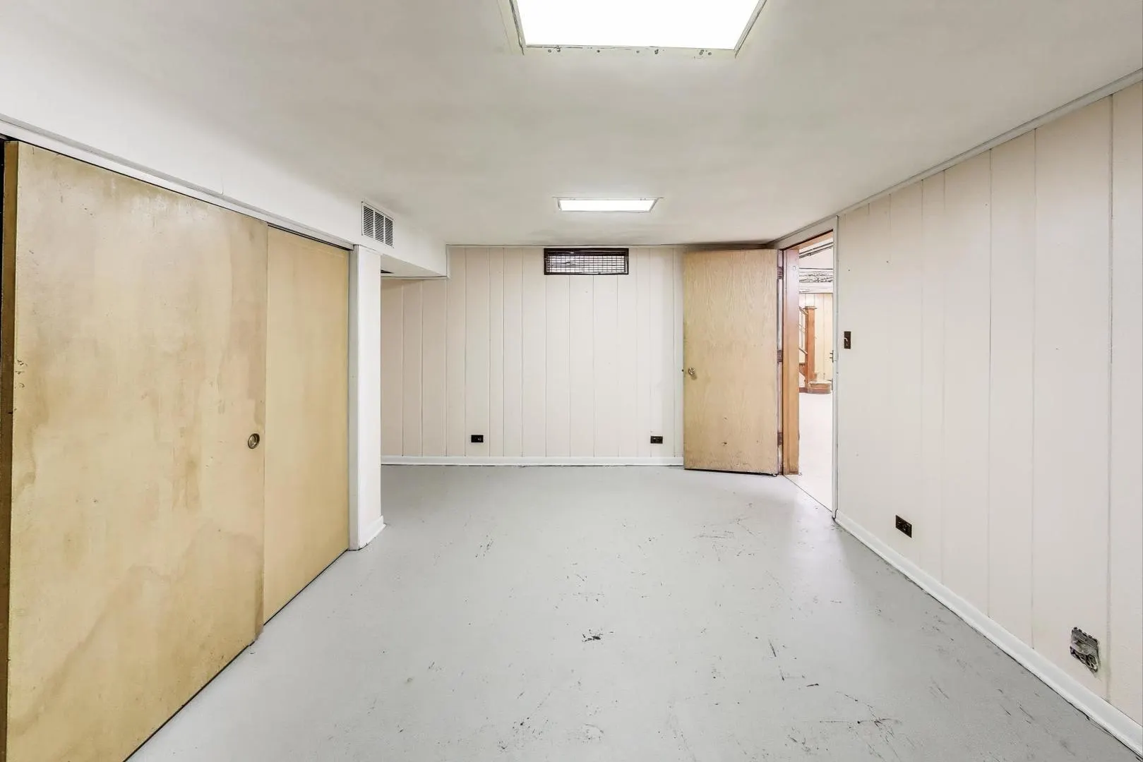 566 Bellevue Place IL