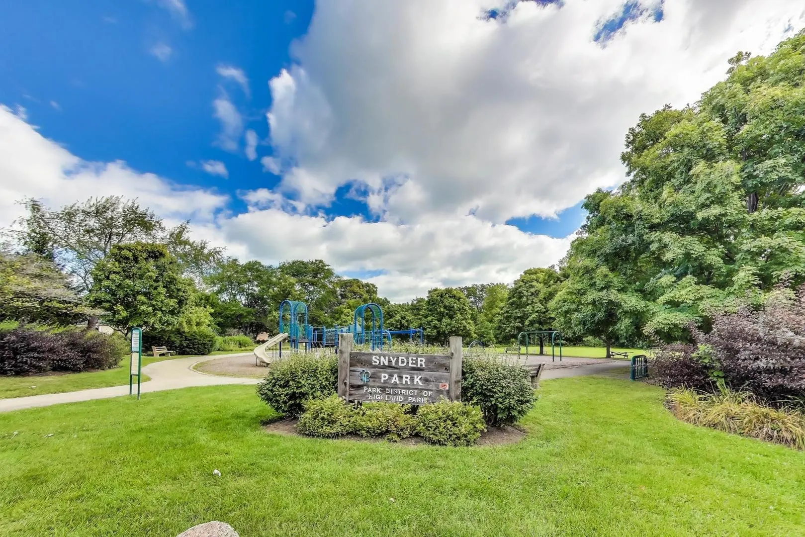 566 Bellevue Place IL