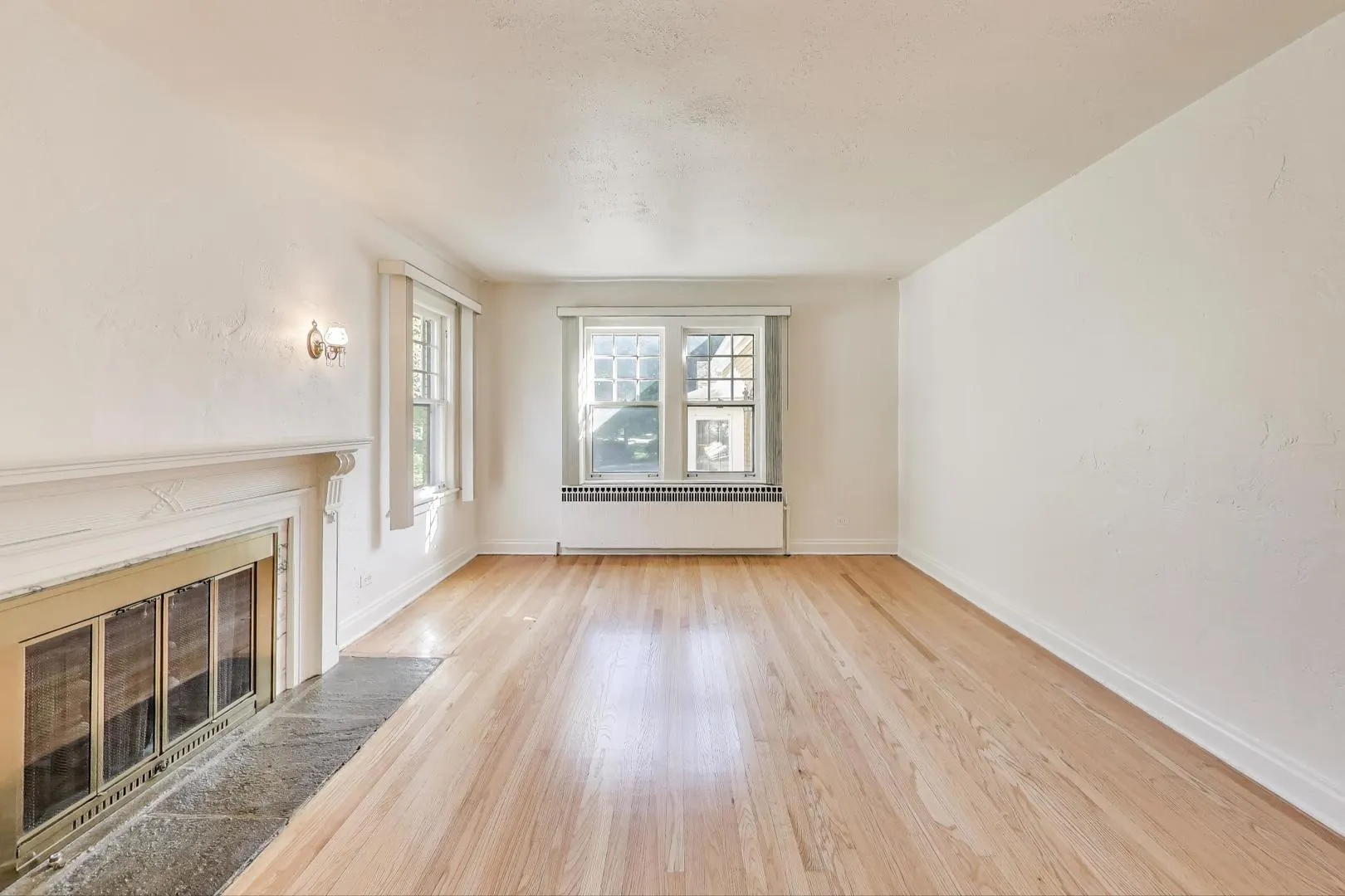 566 Bellevue Place IL