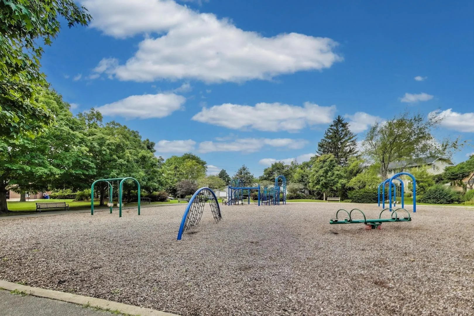 566 Bellevue Place IL