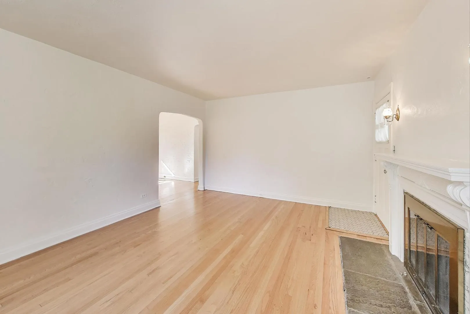 566 Bellevue Place IL