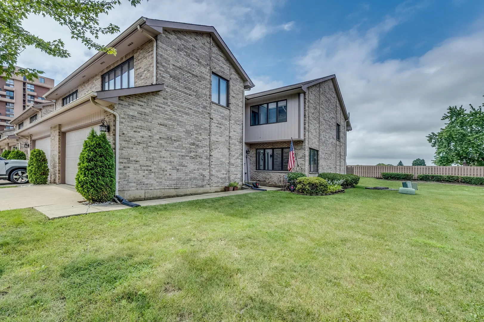 318 S Dominion Drive IL