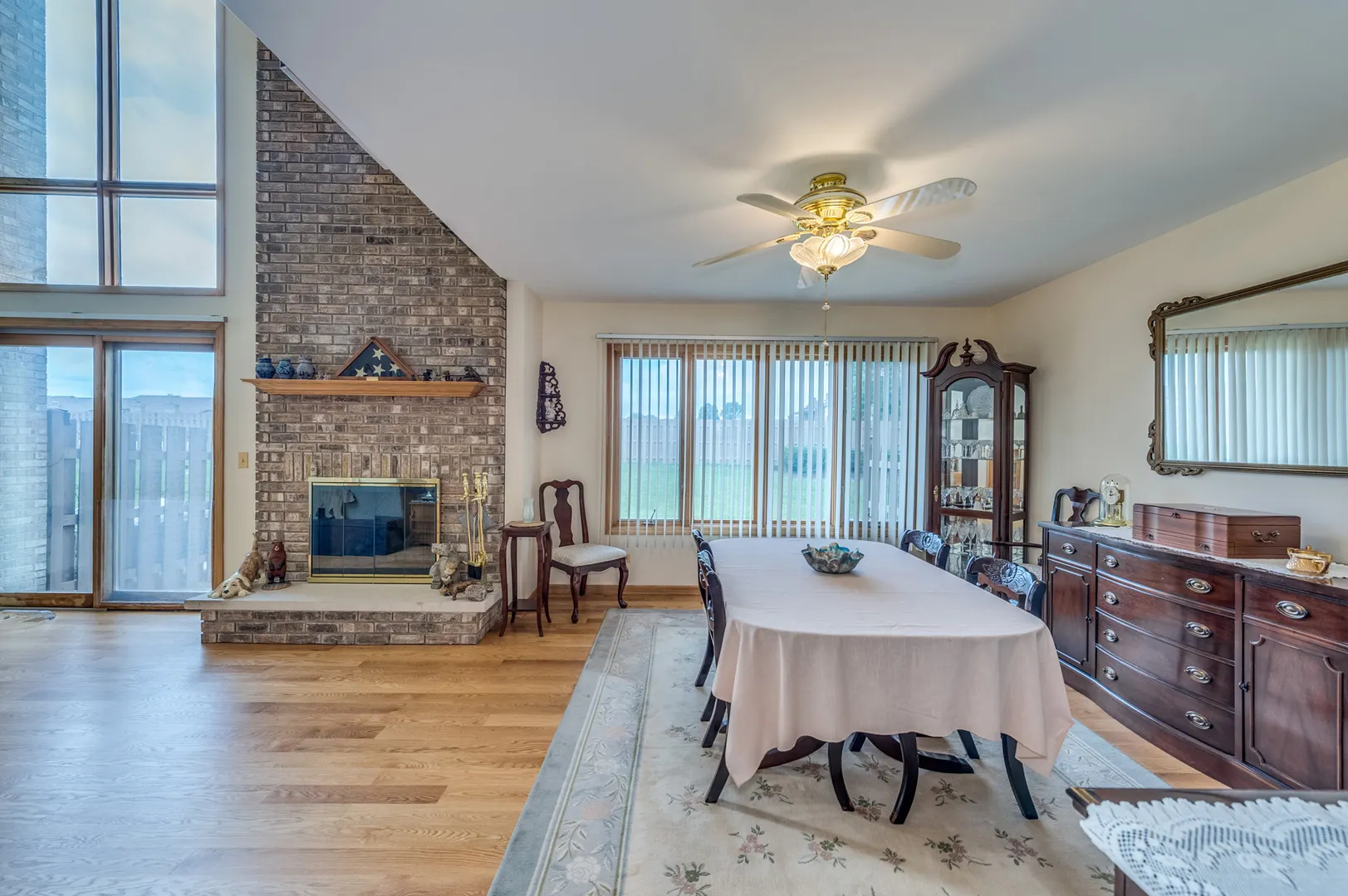 318 S Dominion Drive IL
