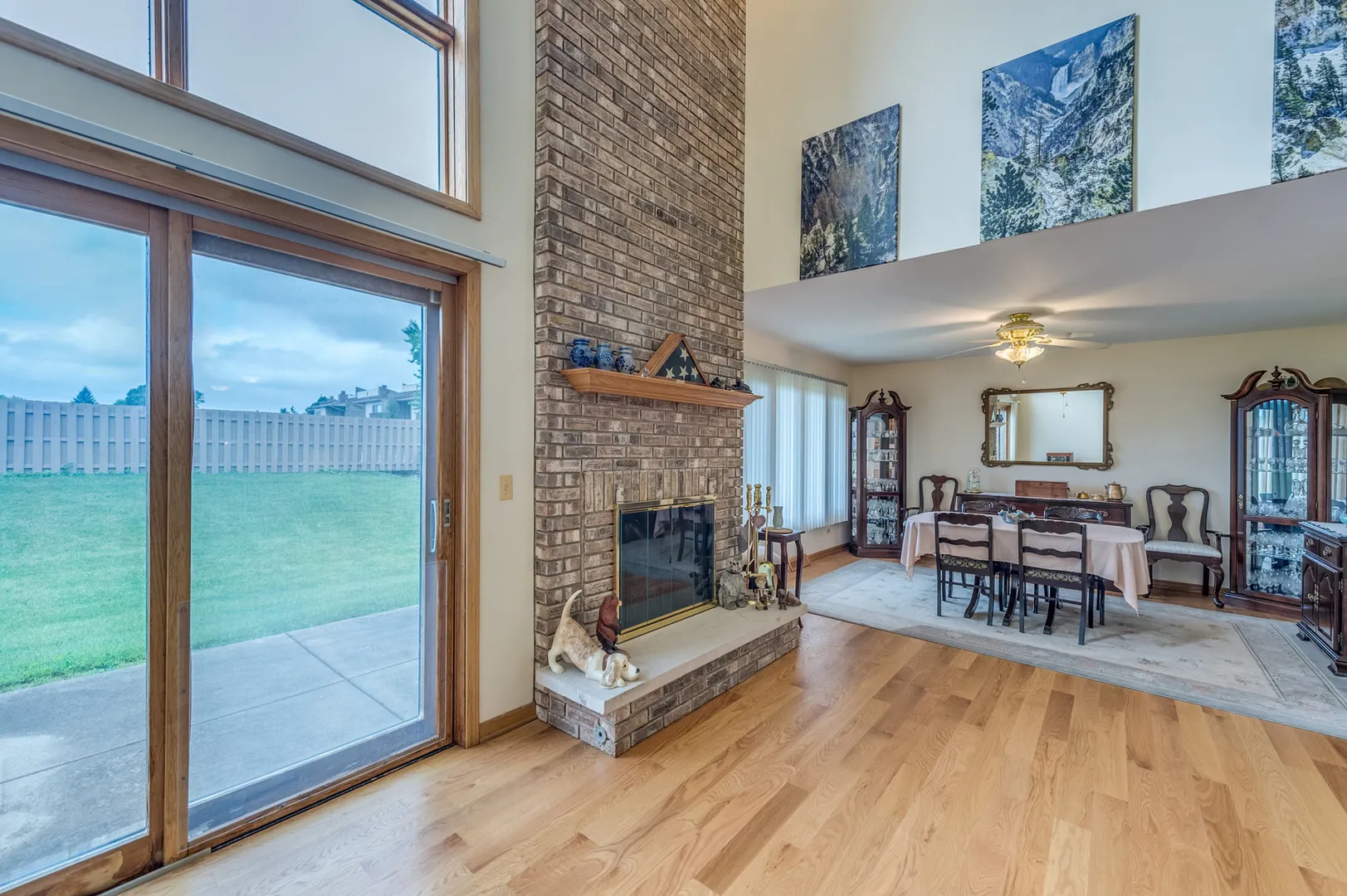 318 S Dominion Drive IL