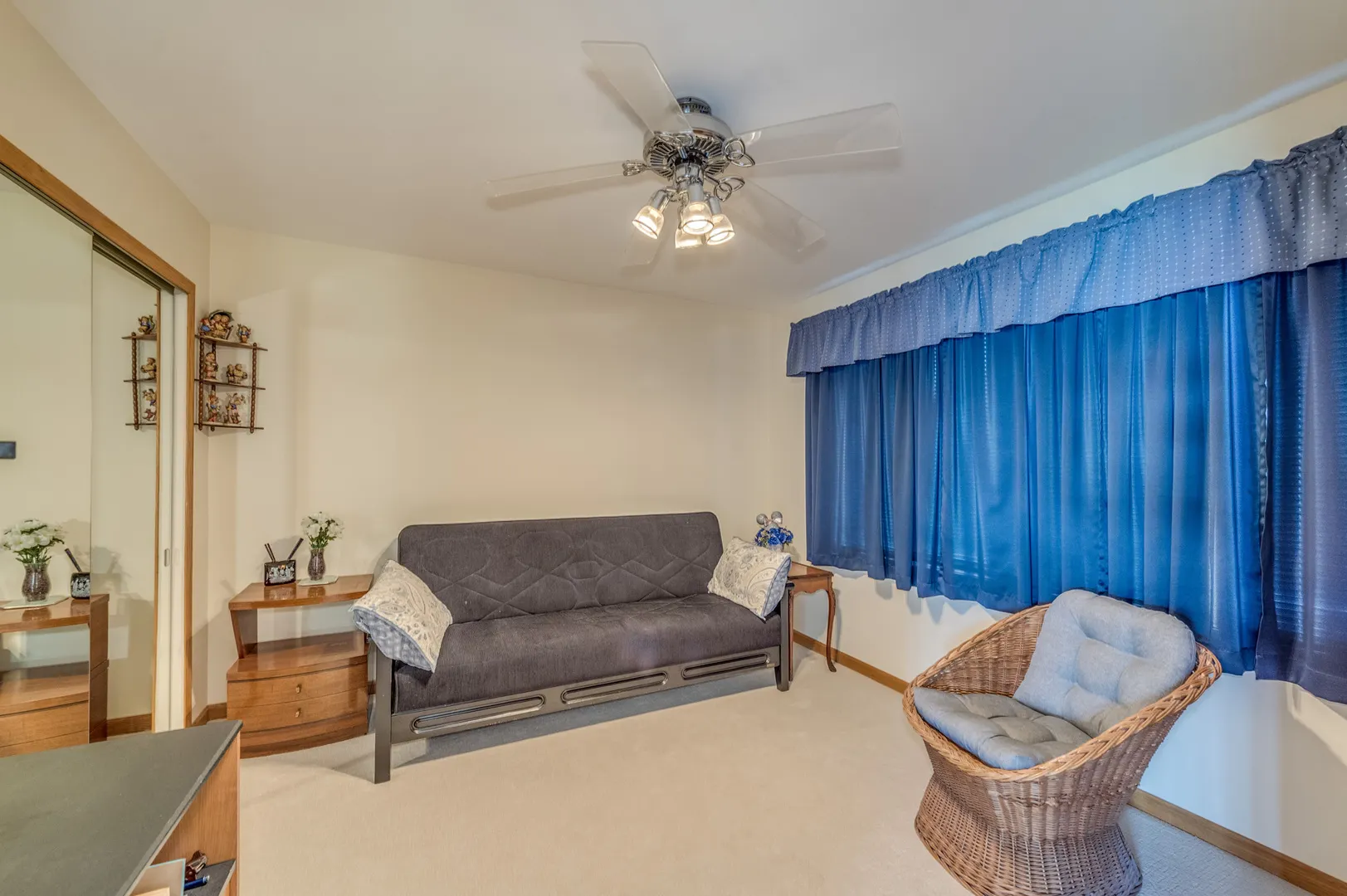 318 S Dominion Drive IL