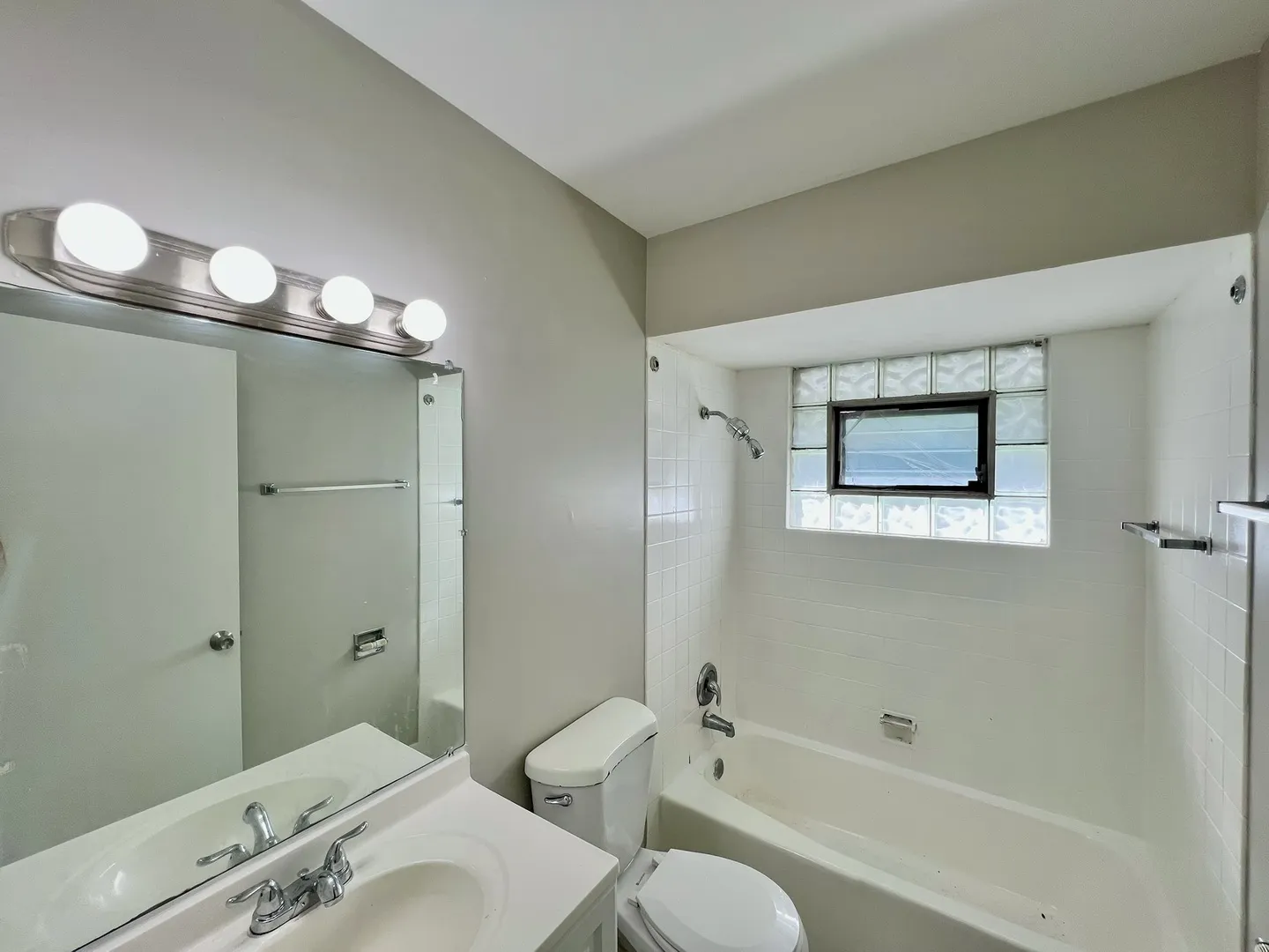16046 Prairie Avenue IL
