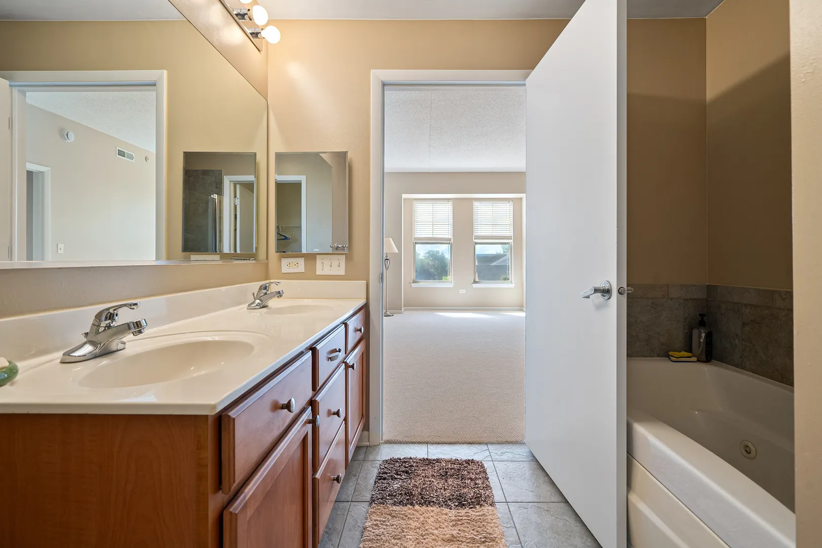 511 Prestwick Lane 402 IL