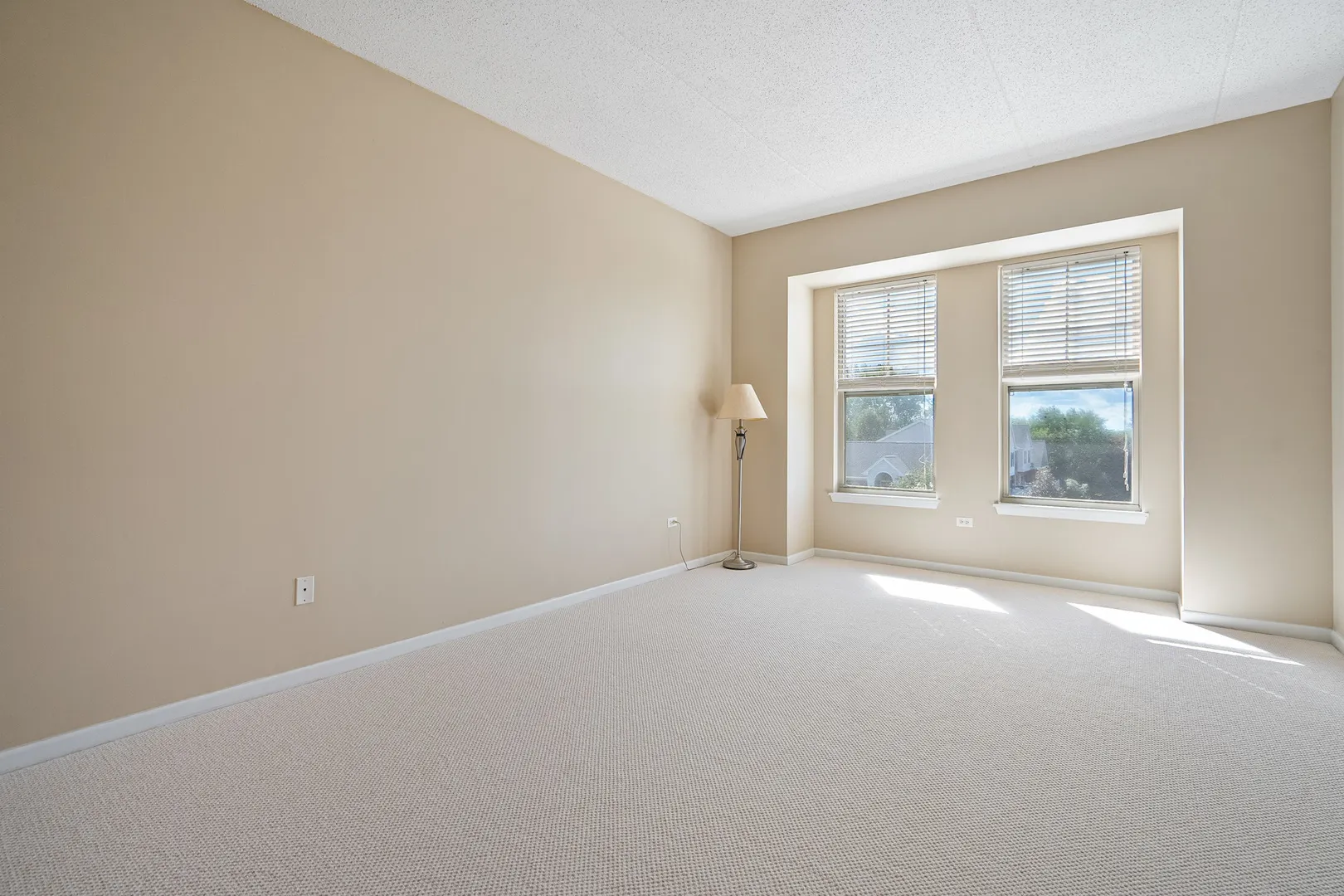 511 Prestwick Lane 402 IL