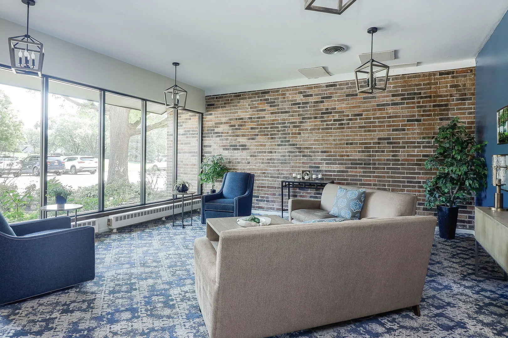 301 Lake Hinsdale Drive 106 IL