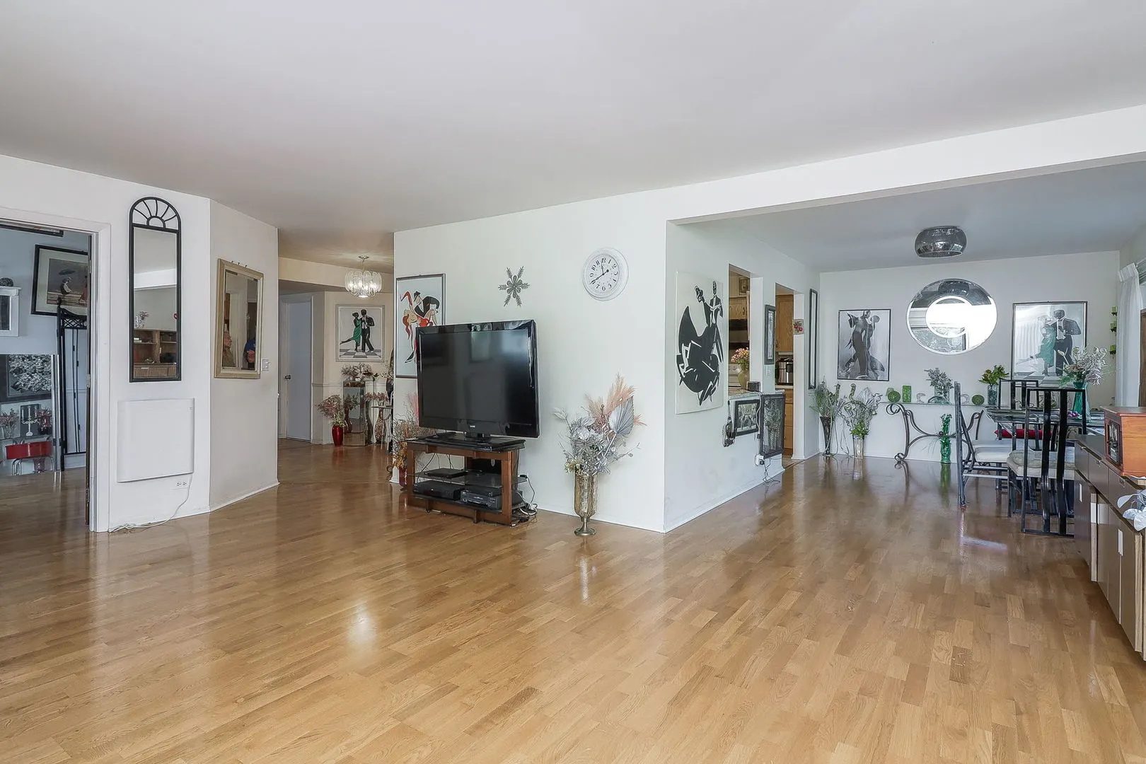 301 Lake Hinsdale Drive 106 IL