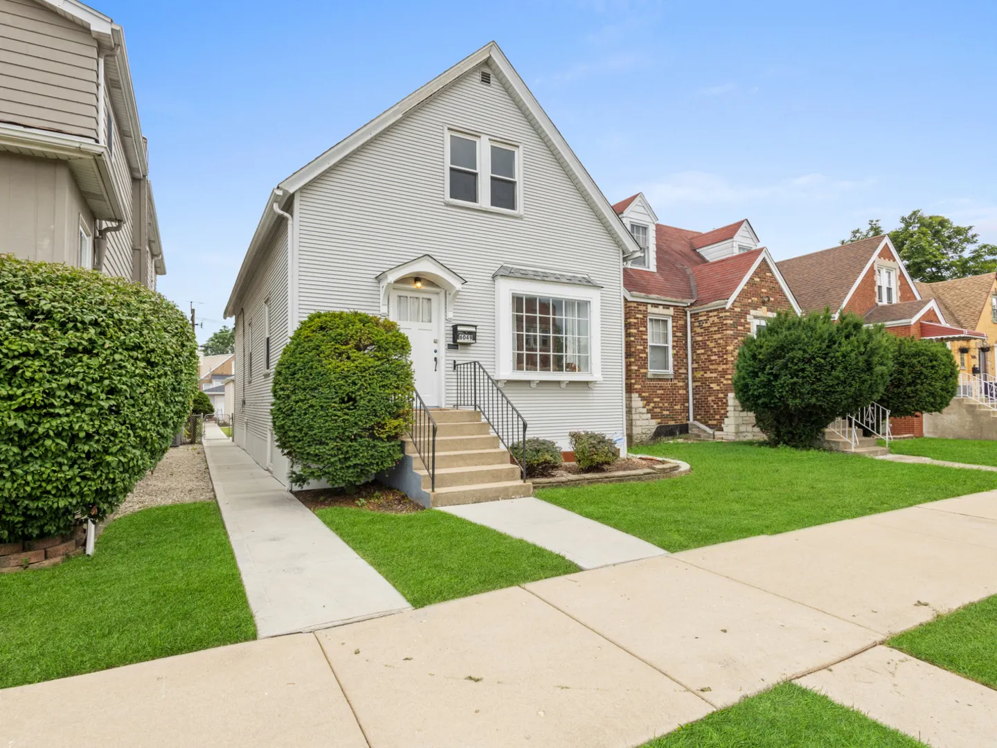 6049 W School Street IL