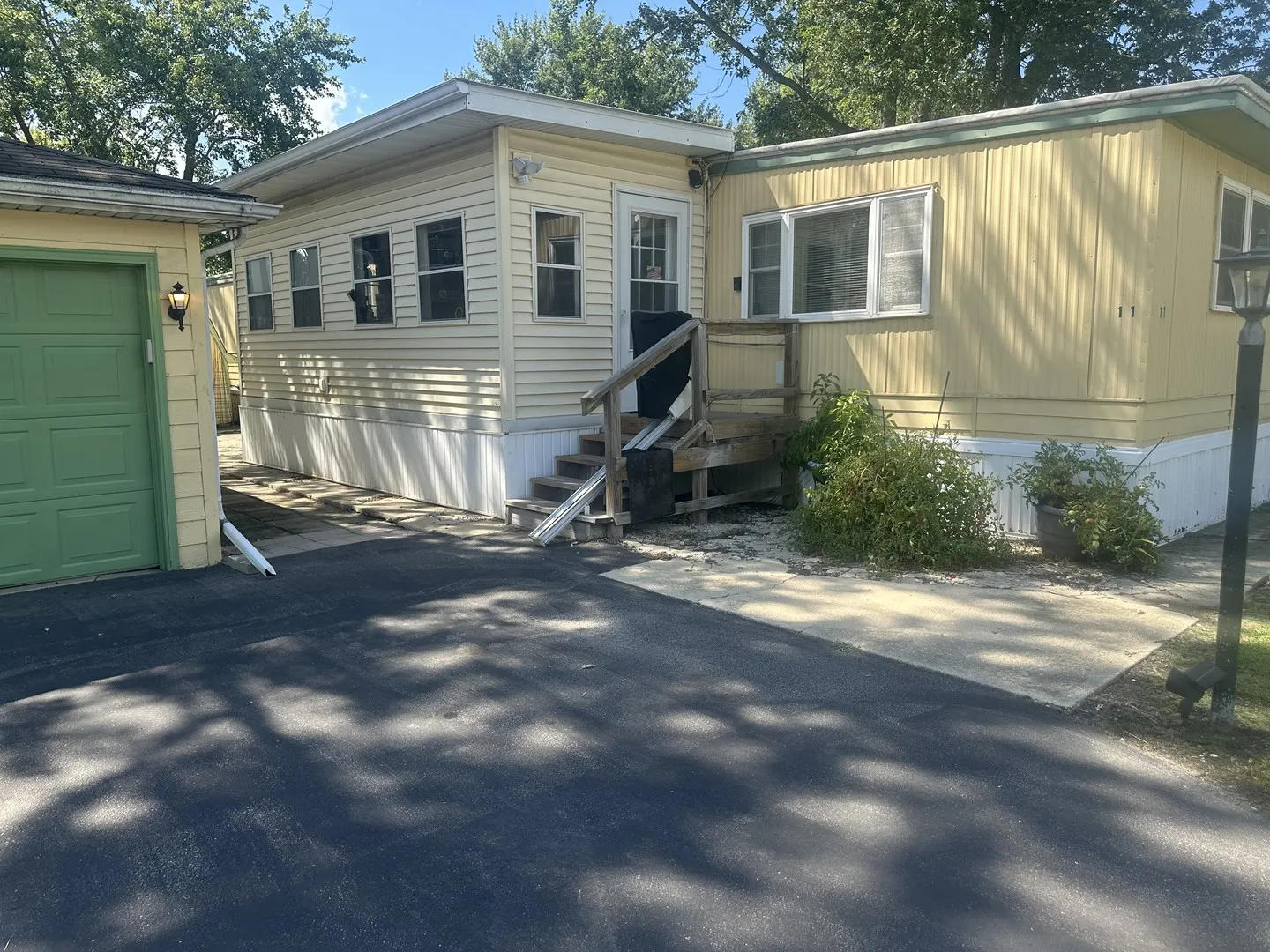 11 Aqueduct Drive IL