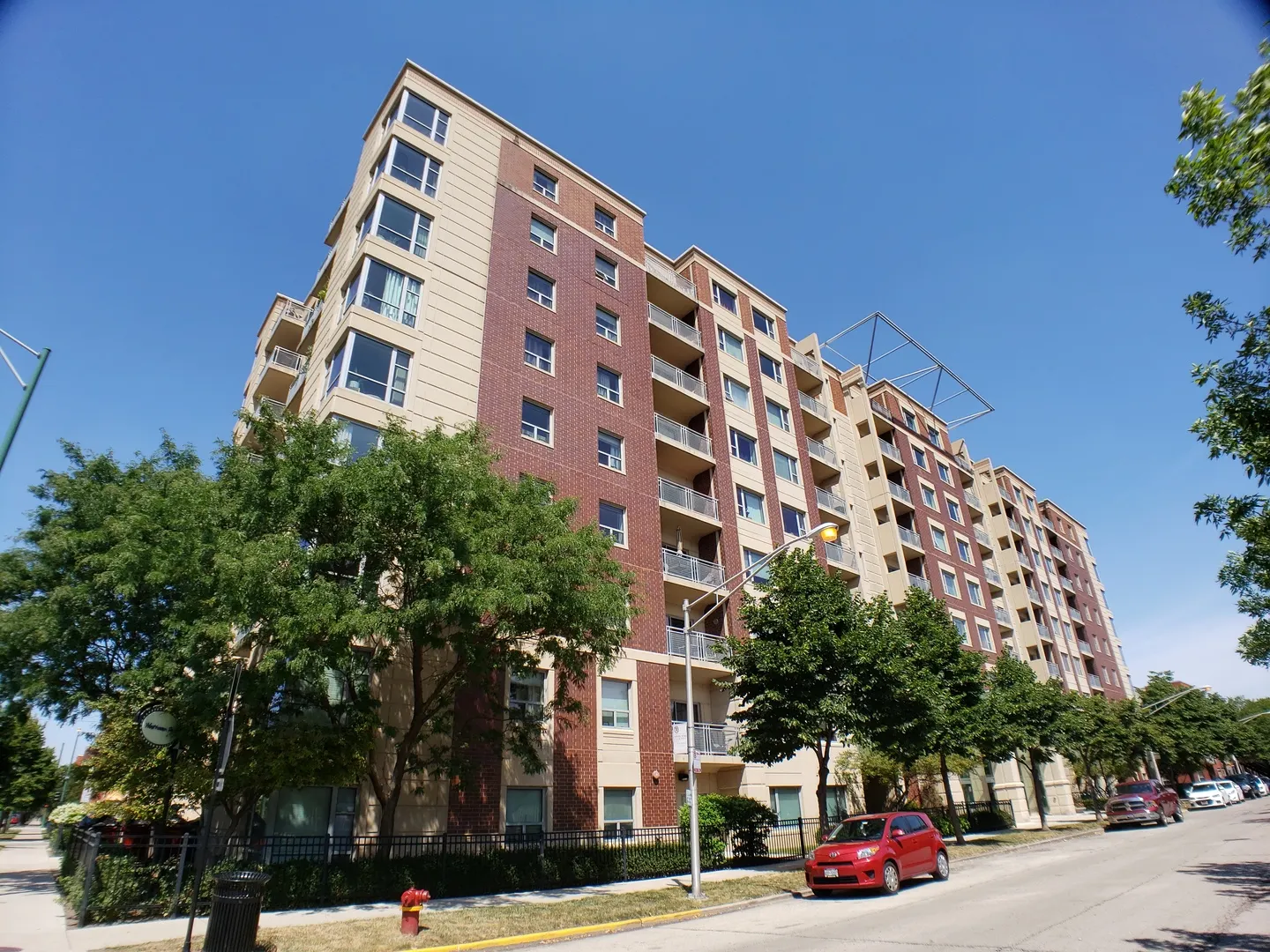 100 N Hermitage Avenue 916 IL