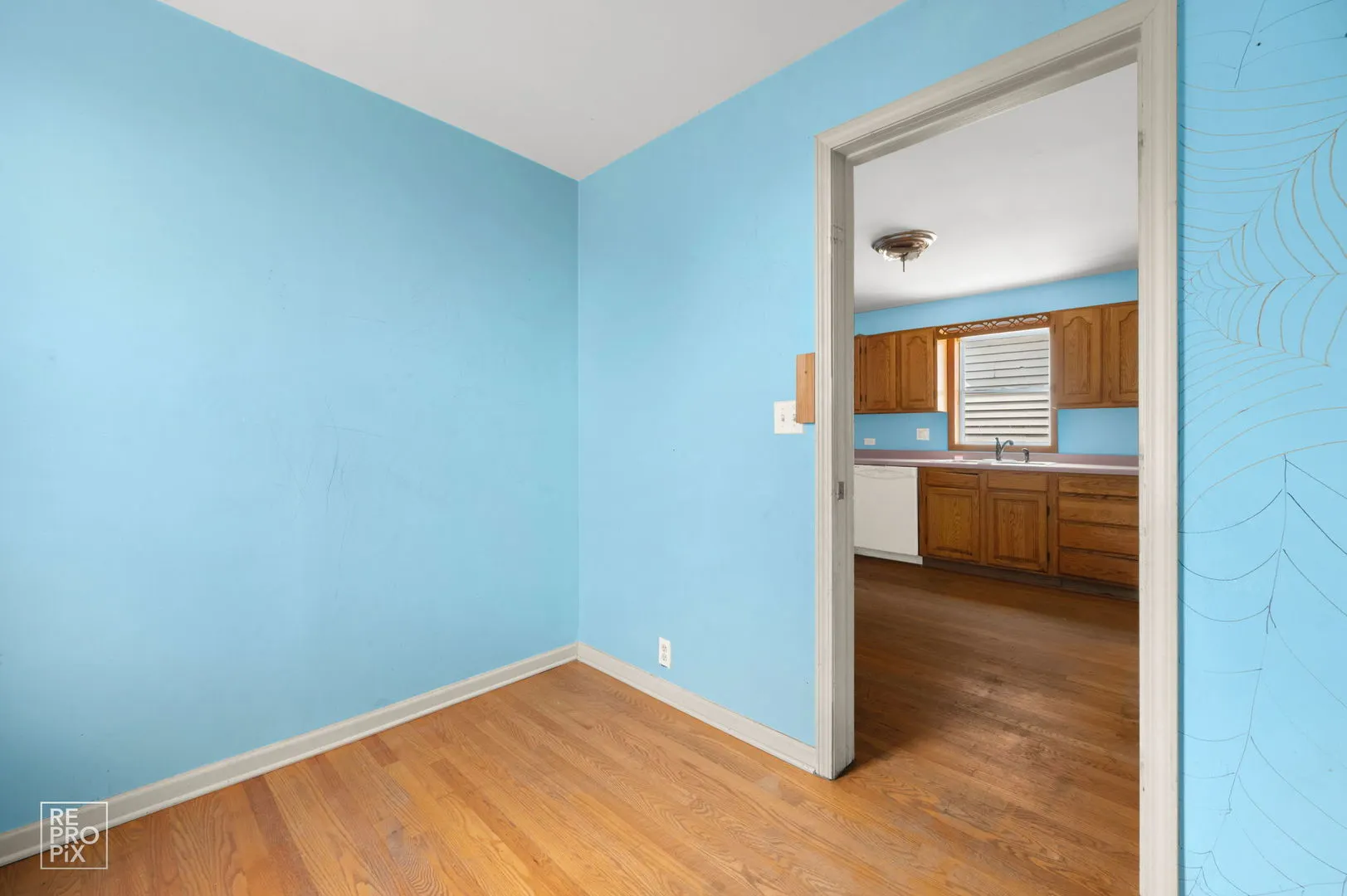 613 W 46th Place IL