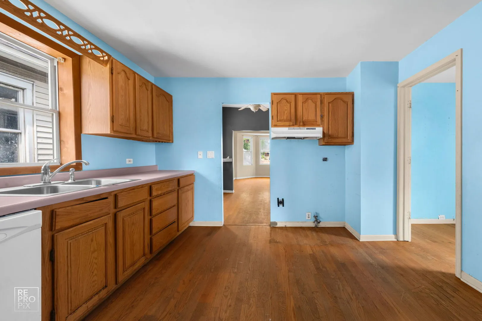 613 W 46th Place IL
