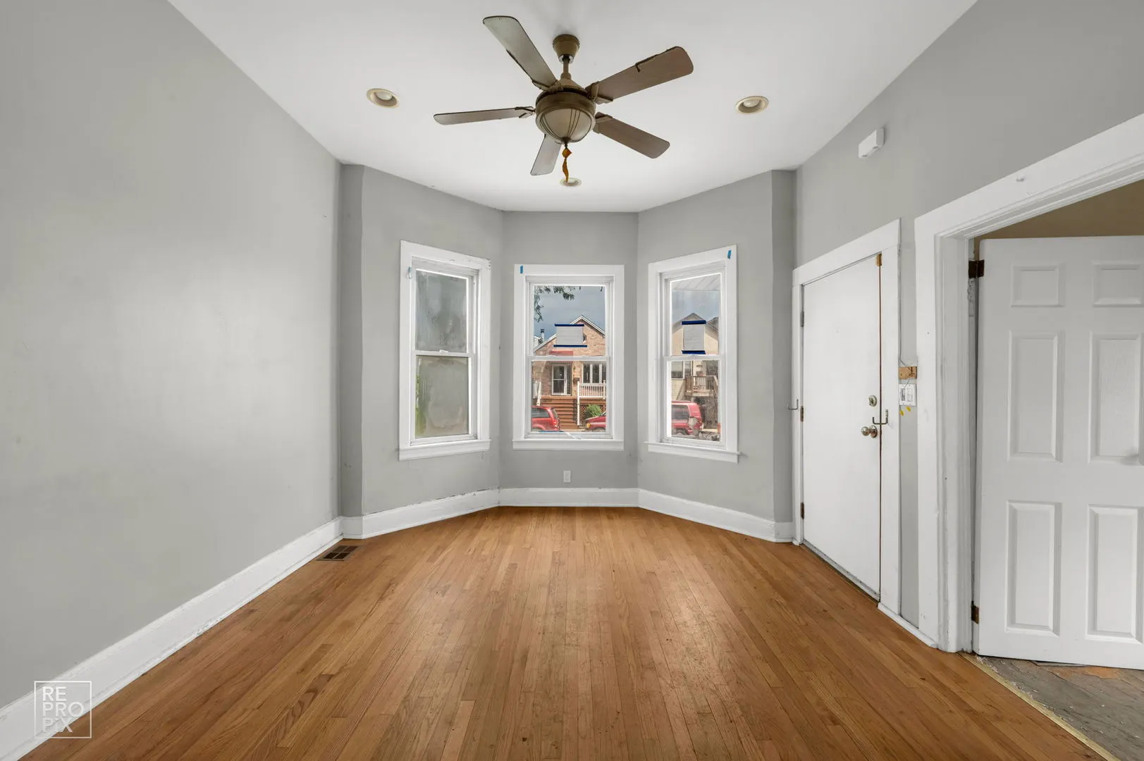 613 W 46th Place IL