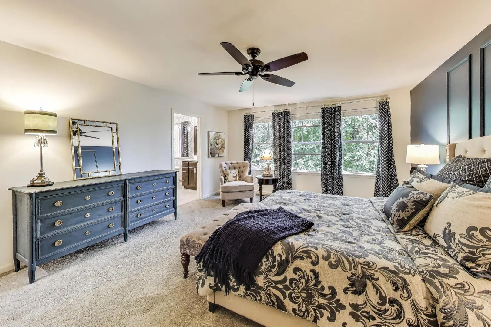 617 Riverbank Court IL
