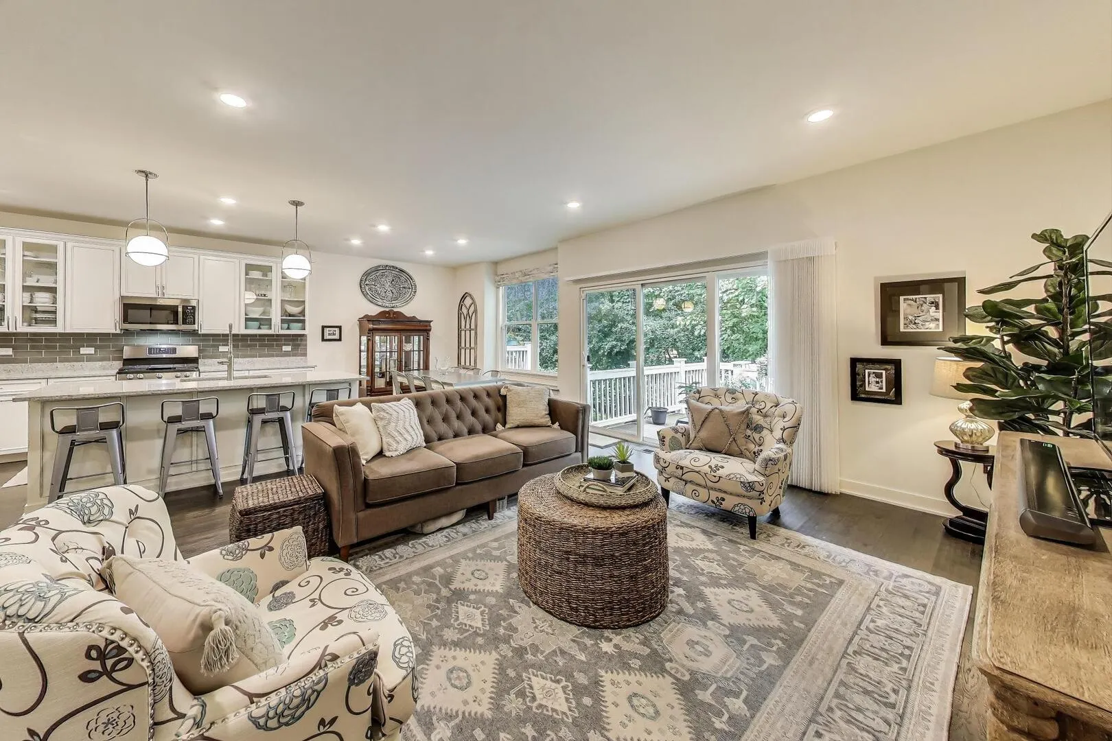 617 Riverbank Court IL