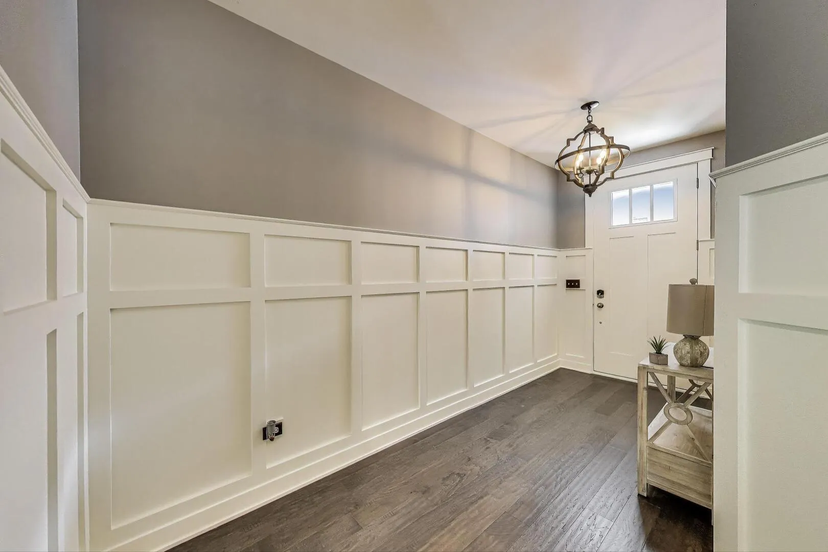 617 Riverbank Court IL