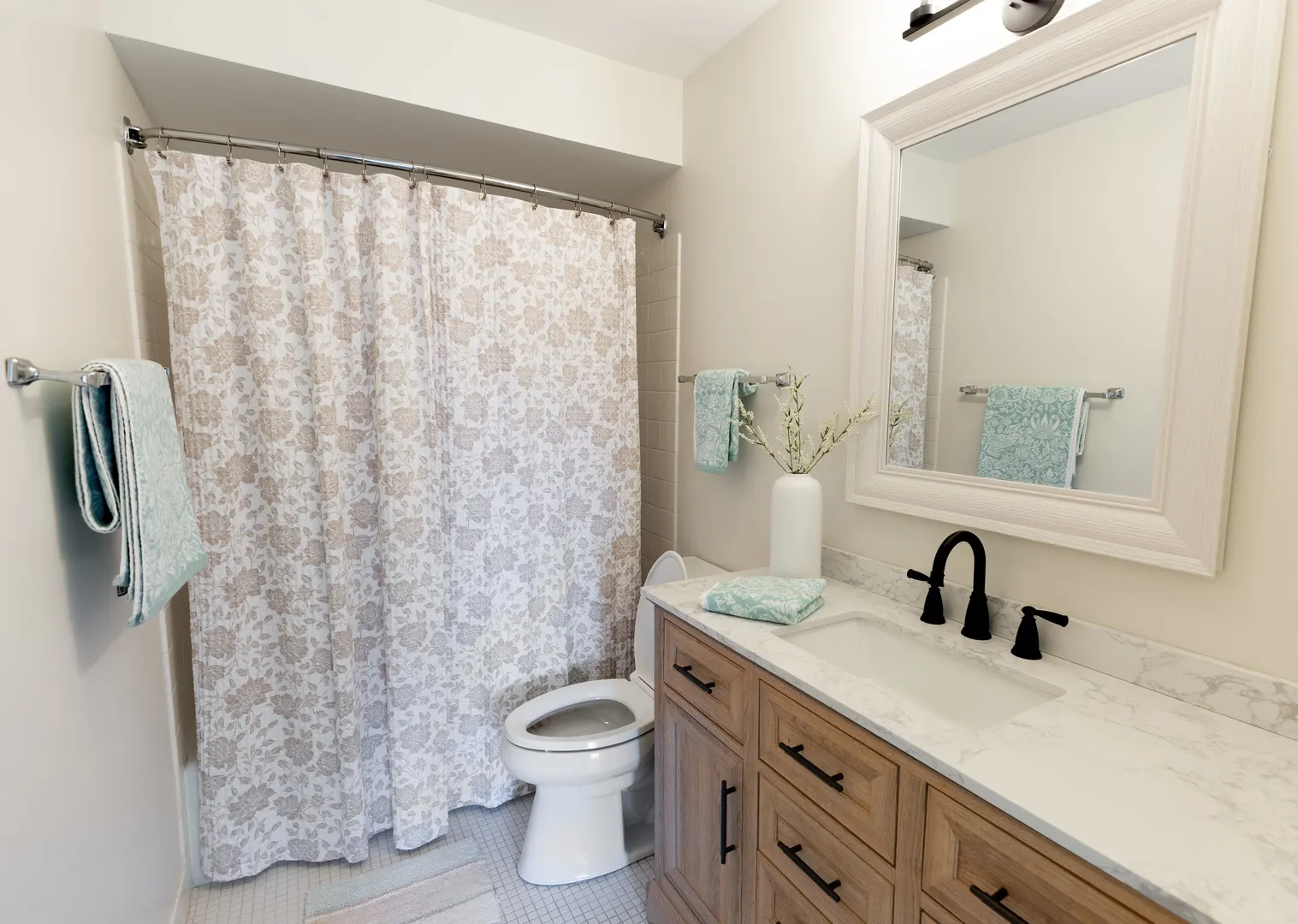 701 Lake Hinsdale Drive 306 IL