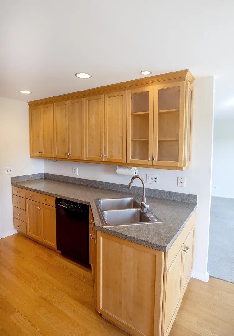 701 Lake Hinsdale Drive 306 IL