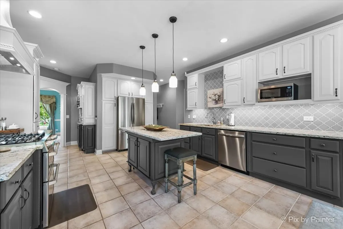 2548 Sutton Lane IL